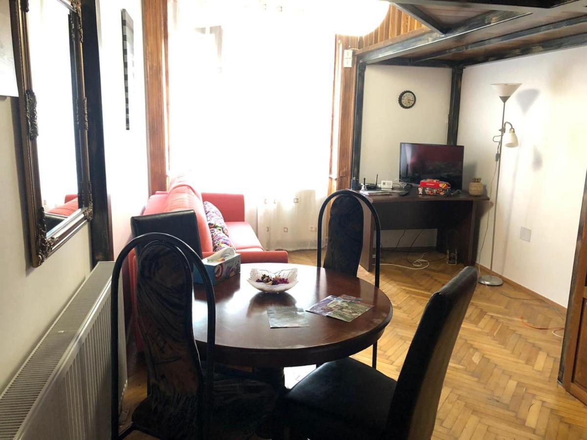 Ferienwohnung Dalina'S Art Corner Oradea Exterior foto