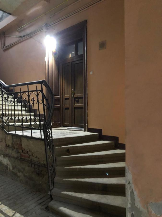Ferienwohnung Dalina'S Art Corner Oradea Exterior foto